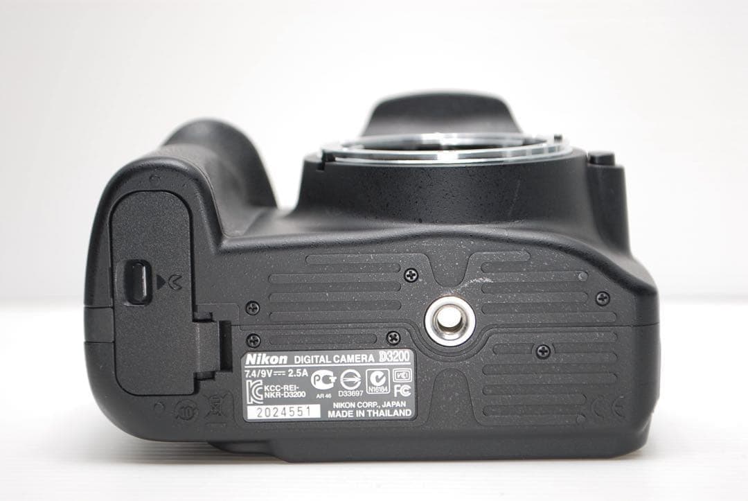 ⭐︎Nikon D3200⭐︎付属品豊富 コンパクトで軽量モデル 望遠レンズ付き