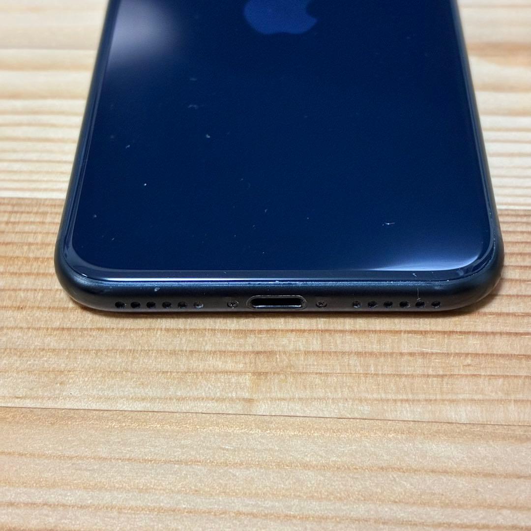 a*i様 バッテリー新品　iPhoneSE第3世代64GB SIMフリー　美品