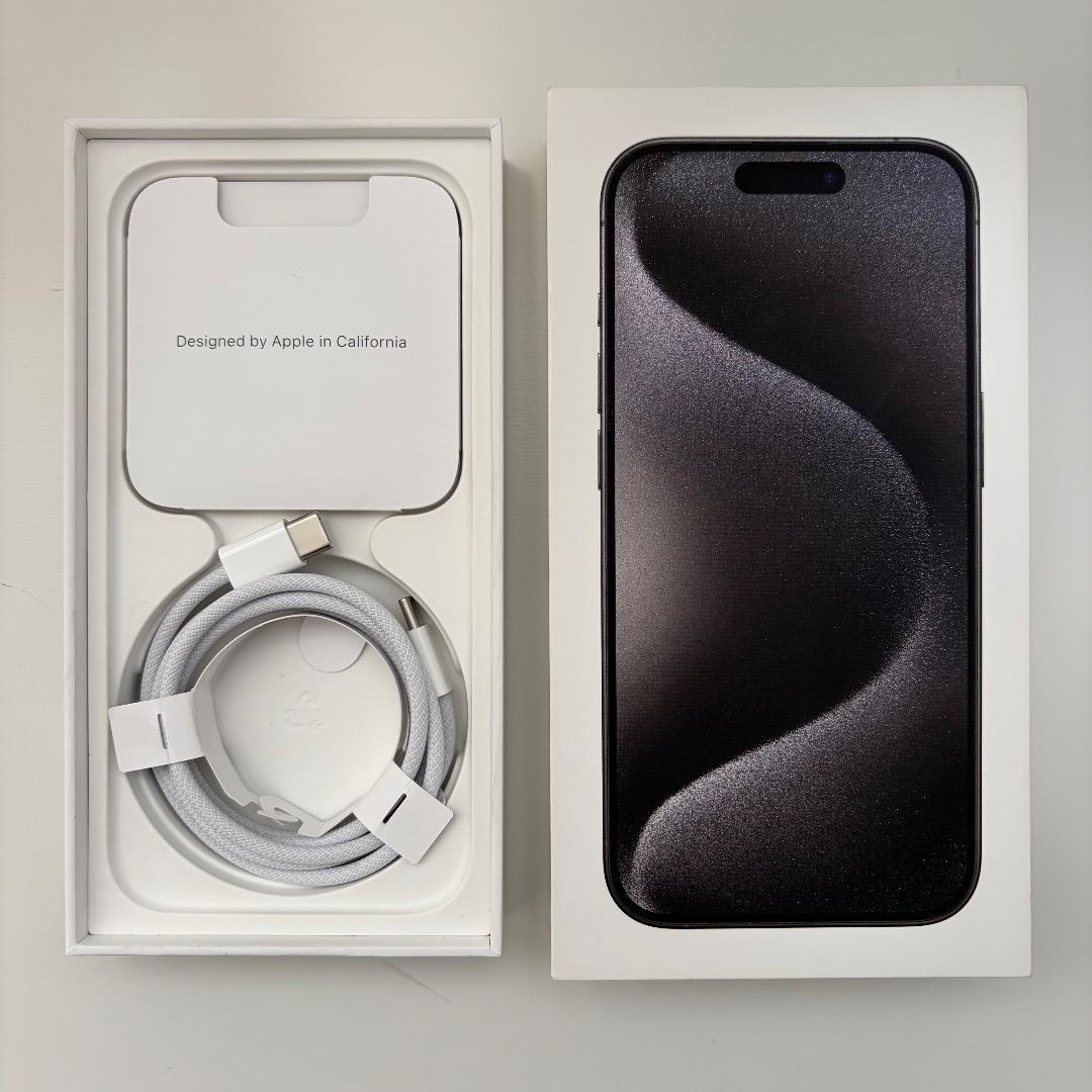 iPhone 15 Pro 256GB ブラックチタニウム SIMフリー