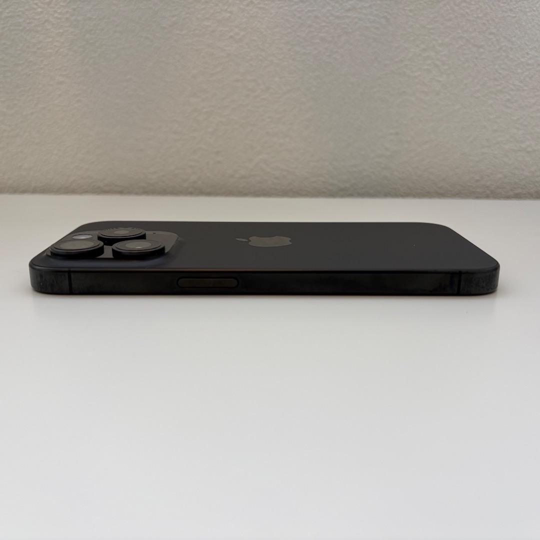 iPhone 15 Pro 256GB ブラックチタニウム SIMフリー