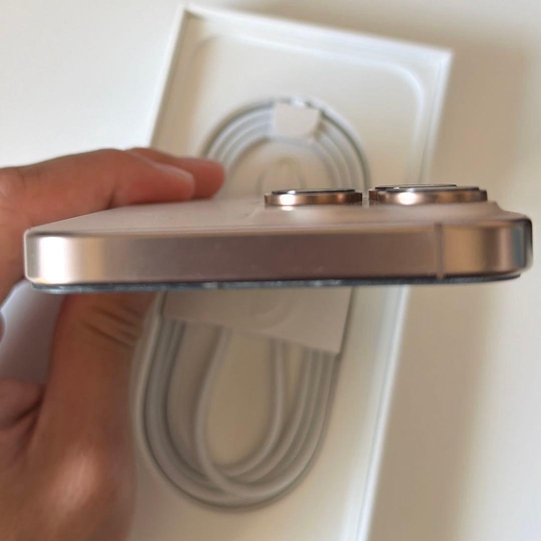 Apple iPhone 16 Pro Max512GBデザートチタ二