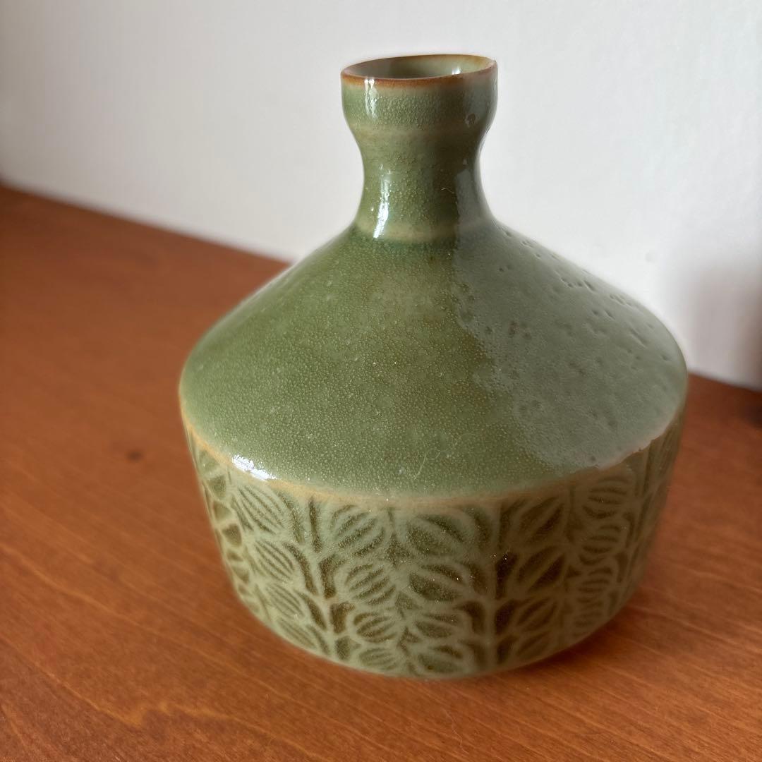 【新春！お値下げ！】岳中爽果　緑色 陶器 一輪挿し 葉模様
