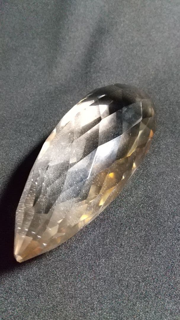 スモーキ―クォ―ツ (多面体カット)