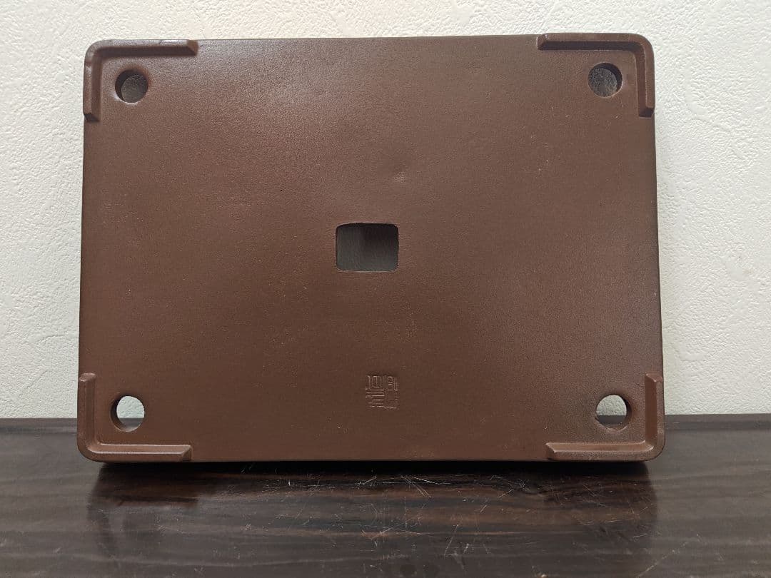 ブラウン長方形陶器製中型盆栽鉢　約31cm x 23cm×3cm 落款あり