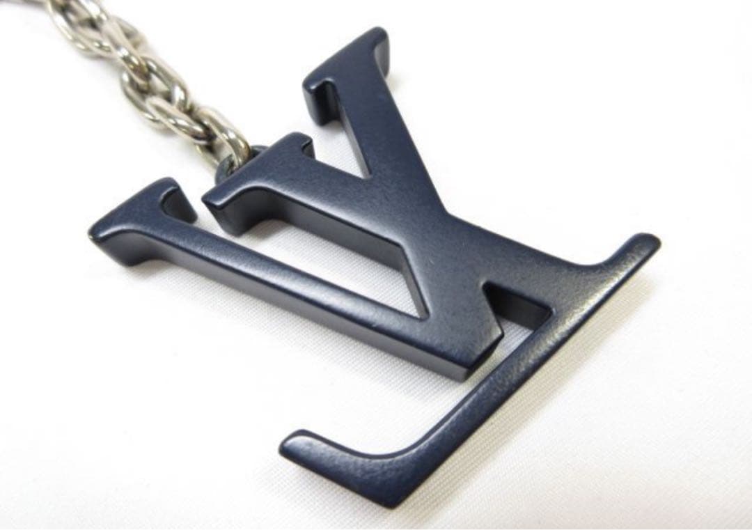 ルイヴィトン　イニシャル LV キーリング キーホルダー チャーム