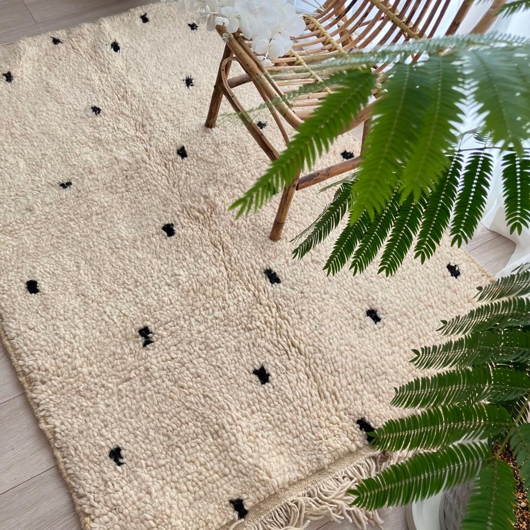 ドット90×142 オフホワイト　ブラック　モロッコラグ　トルコヴィンテージラグ