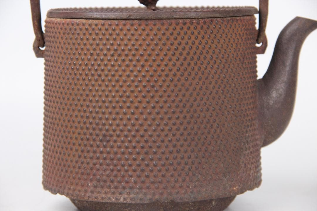 南部鉄瓶 光原社 北鳳造 身在銘　寸筒鉄瓶　約1300ml 霰 EM3-13