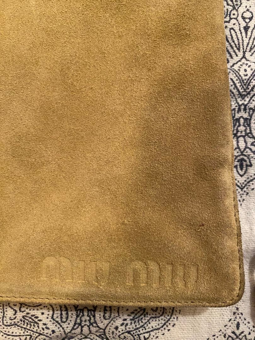 miu miu ベージュ サコッシュ