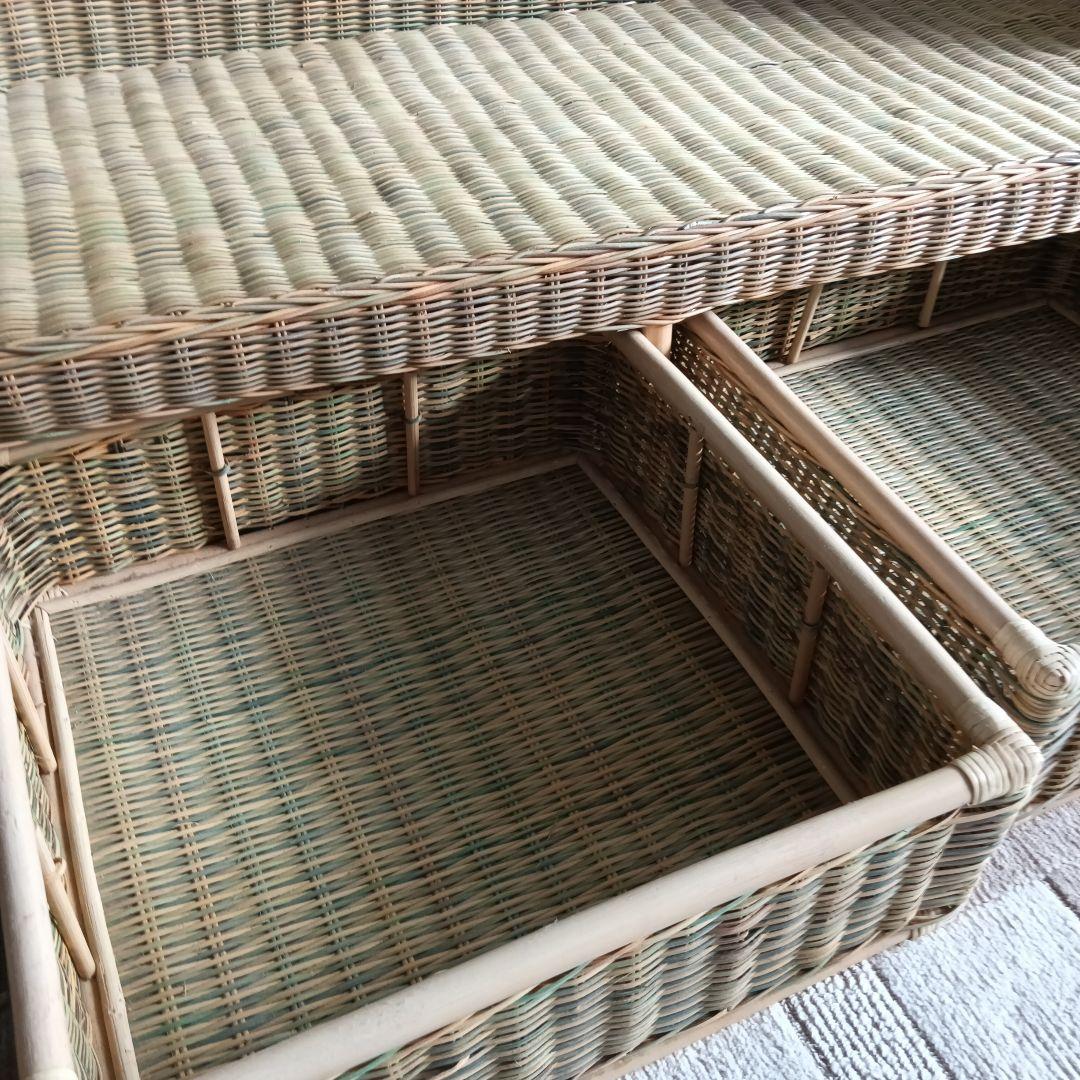 引取りお値下げ　希少　おしゃれパステルカラー　ラタン製　カウチソファ　引出し収納