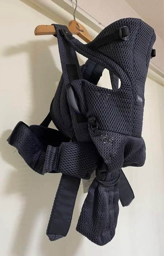 お値下げ相談受付中！ベビービョルン ベビーキャリア MOVE エアリーメッシュ