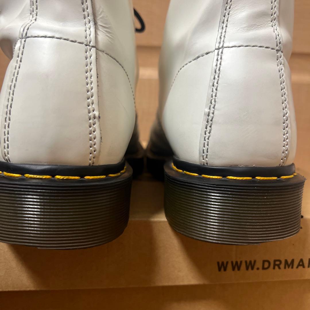 ドクターマーチン　1460　ホワイト　8ホール