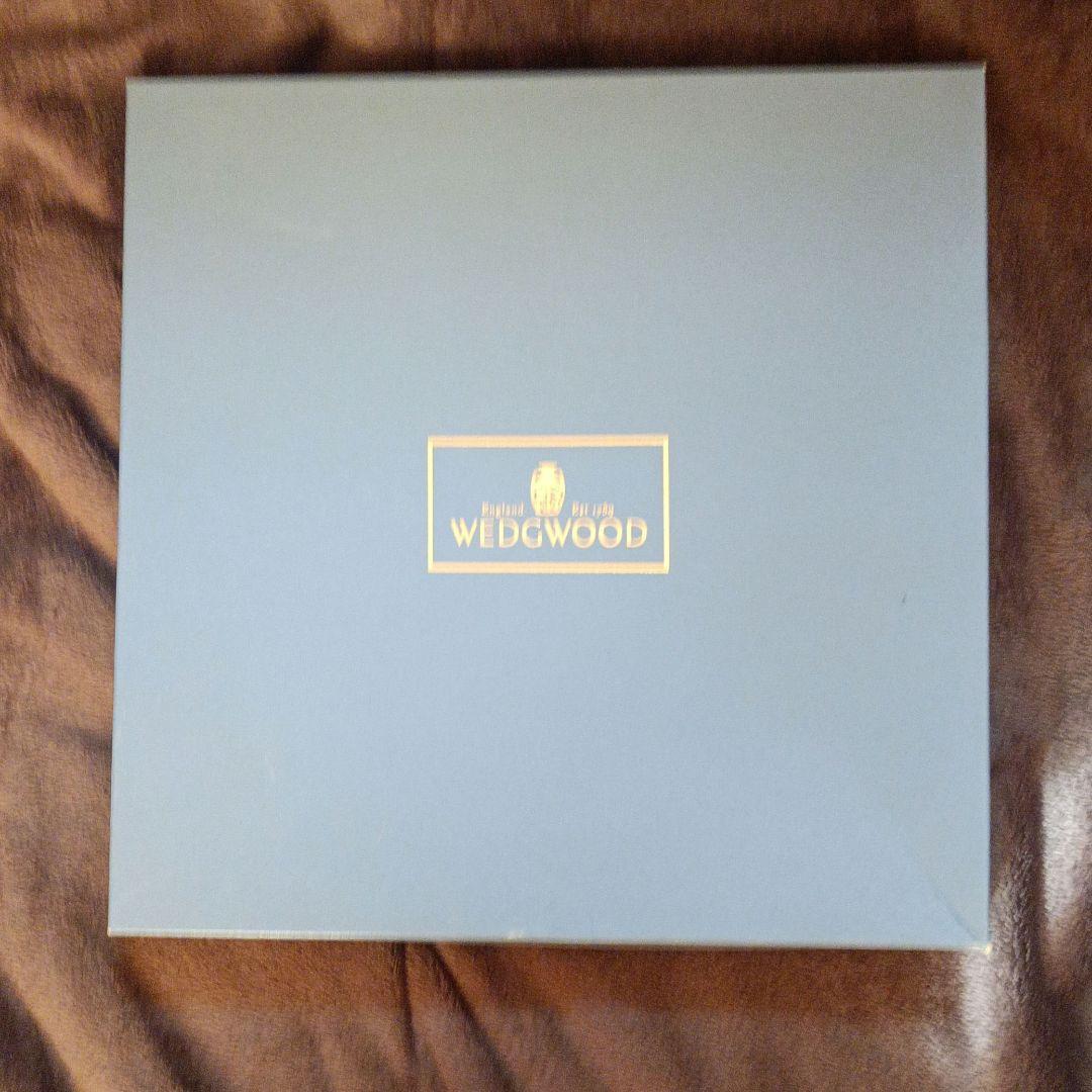 ウェッジウッド　ボーンチャイナ　ワイルドストロベリー