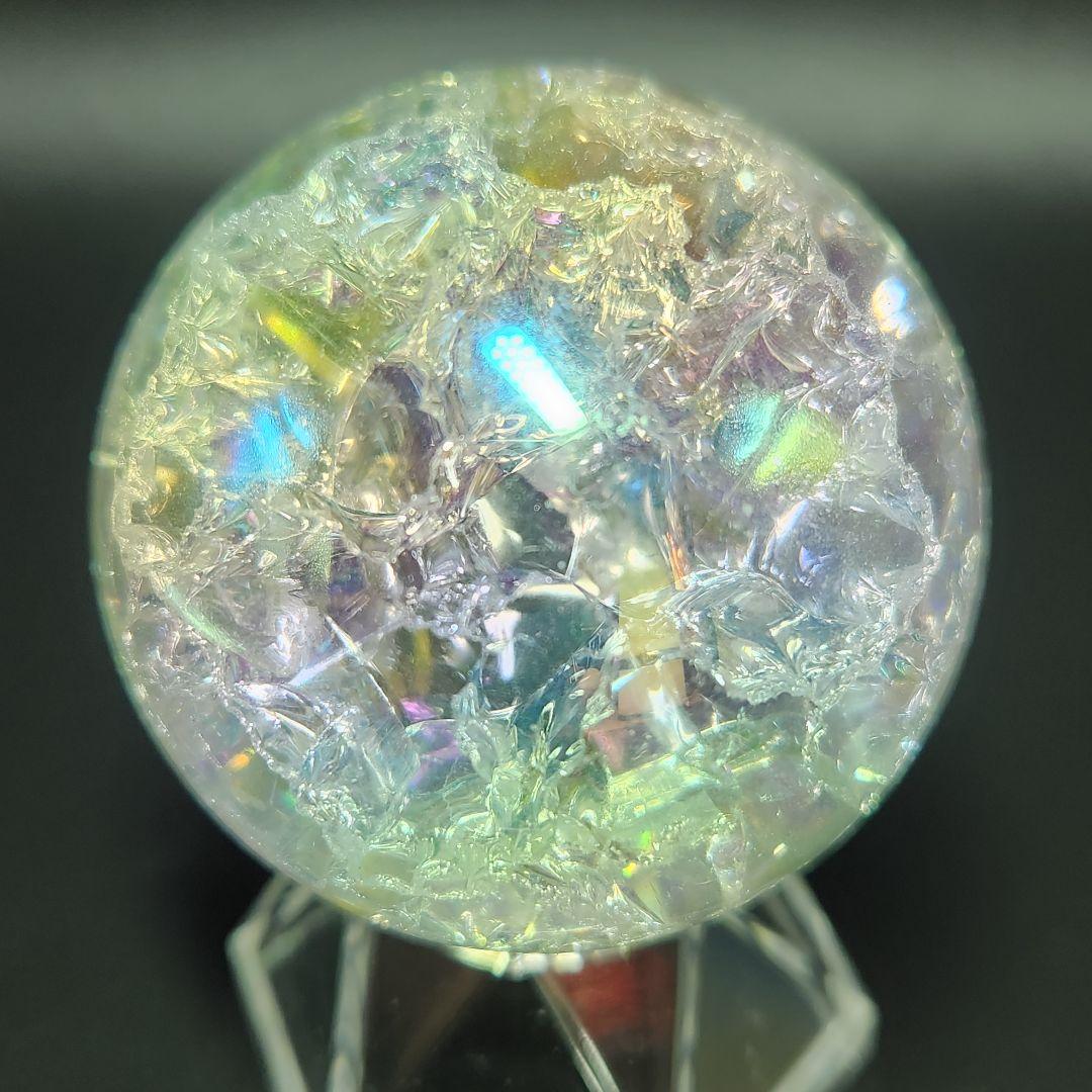 癒し【新品】エンジェルオーラクラック水晶スフィア約50ミリ★ 自動回転台座付き！