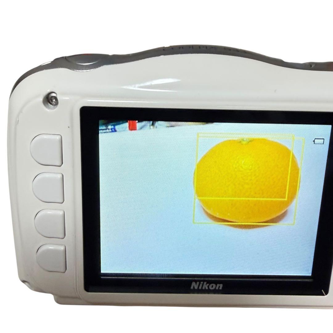 (完品・美品)Nikon COOLPIX S33 防水デジカメ 付属品完備