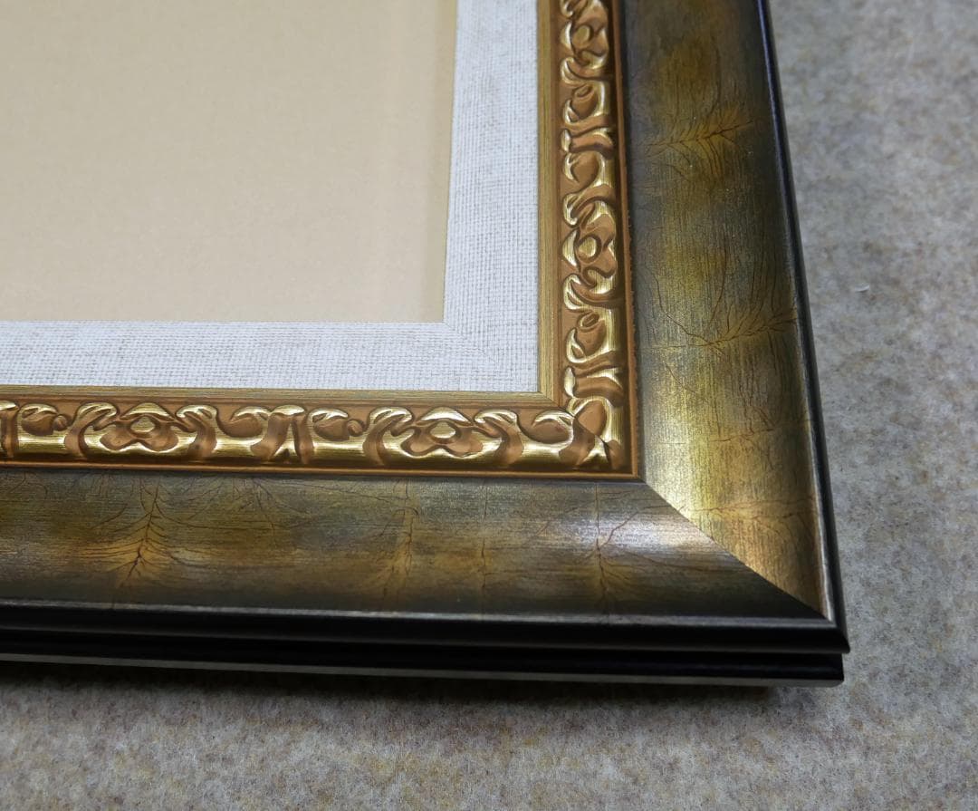 F20サイズ 装飾的な油彩額縁　アクリル付き