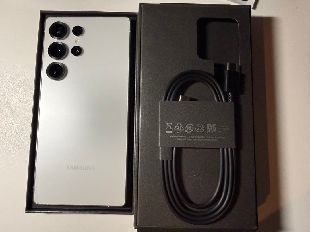 【超美品】Galaxy S25 Ultra 512GBグローバル版 SIMフリー