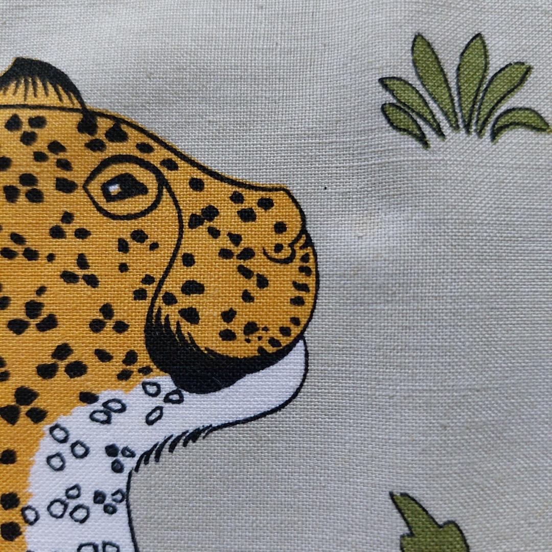 HERMÈS　ヒョウ柄ランチョンマットとナフキンのセット