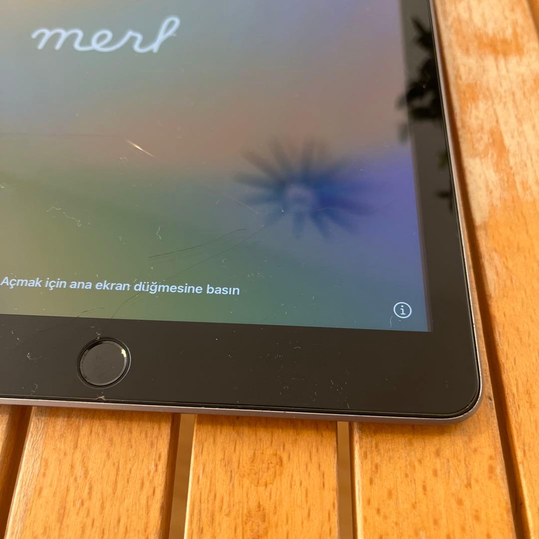 Apple iPad 第5世代　128GB