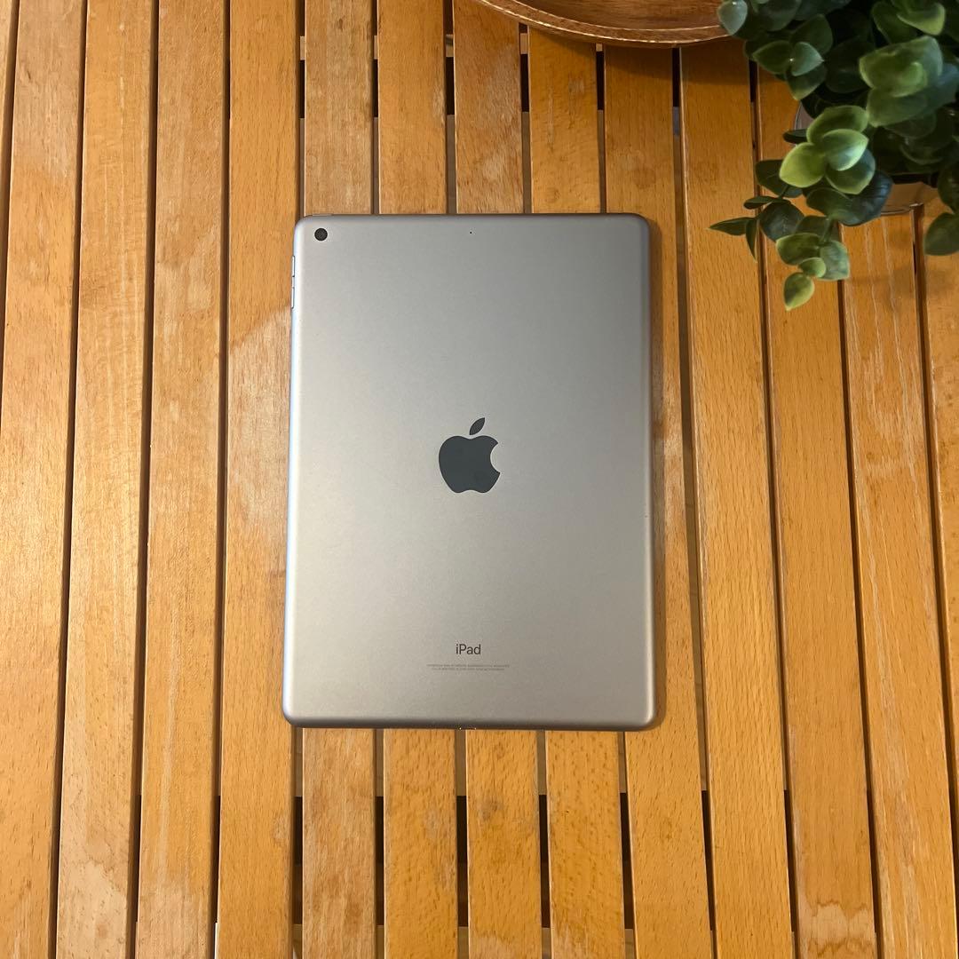 Apple iPad 第5世代　128GB