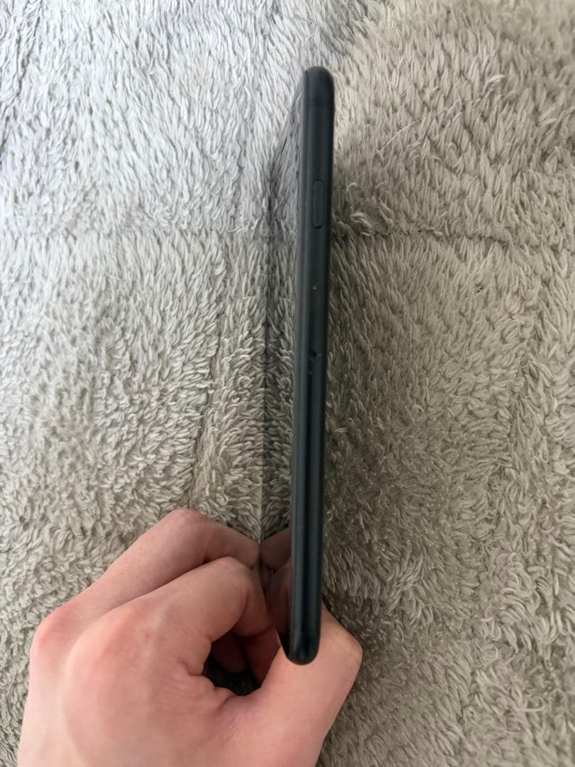 Apple iPhone se2 128GB ブラック　本体