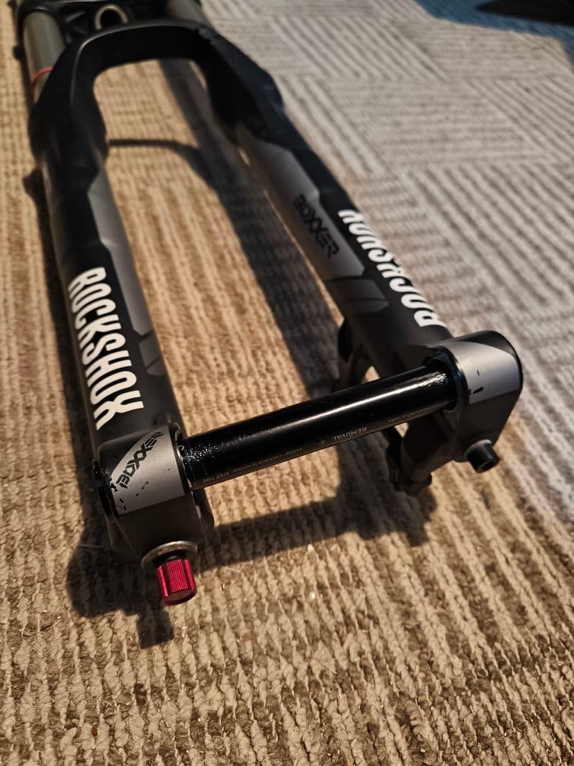 ROCKSHOX Boxxerサスペンションフォーク 26インチ