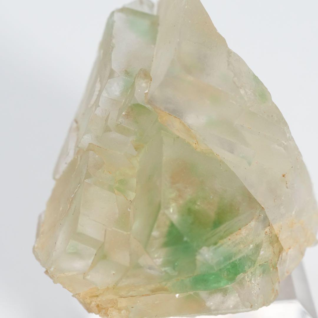 【結晶の状態は珍しい】フローライト ペーニャ産 44×40×37mm