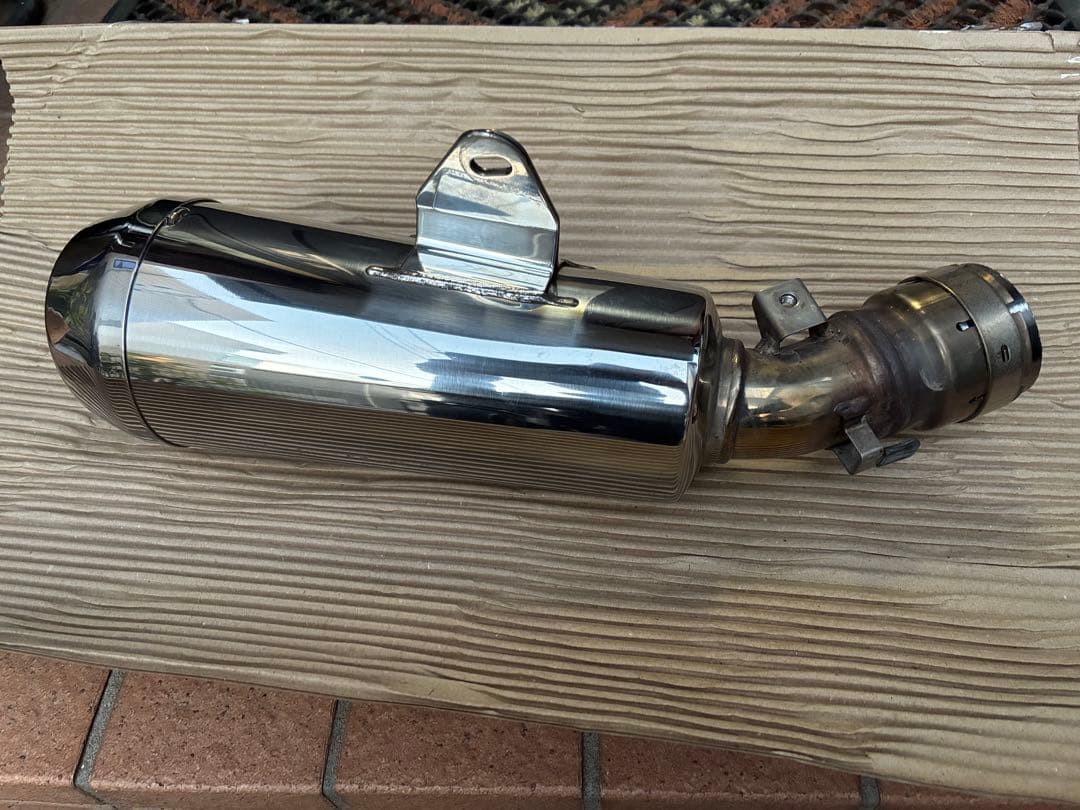 z900rs 2024年モデル　純正マフラー