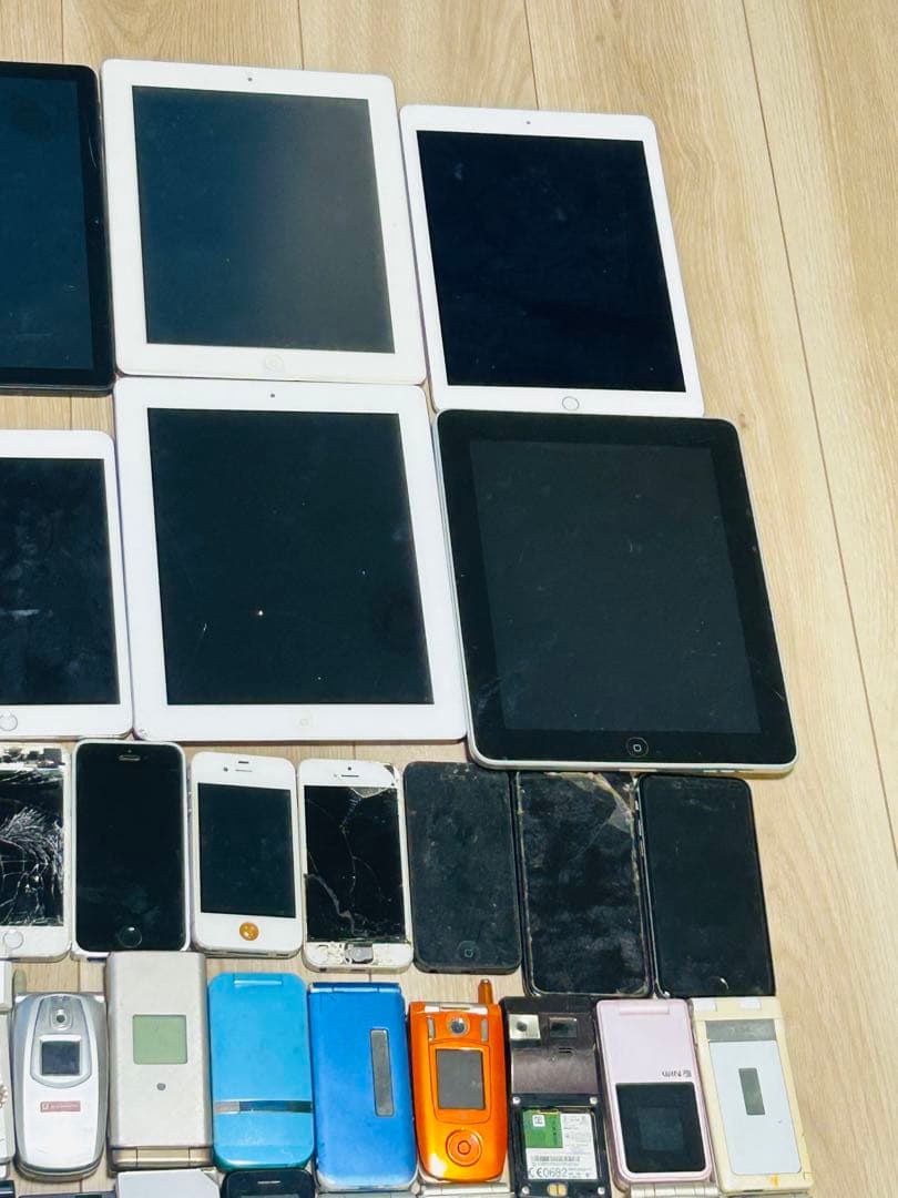 タブレット8台、iPhone10台、携帯73台、アンドロイド13台　ジャンク品