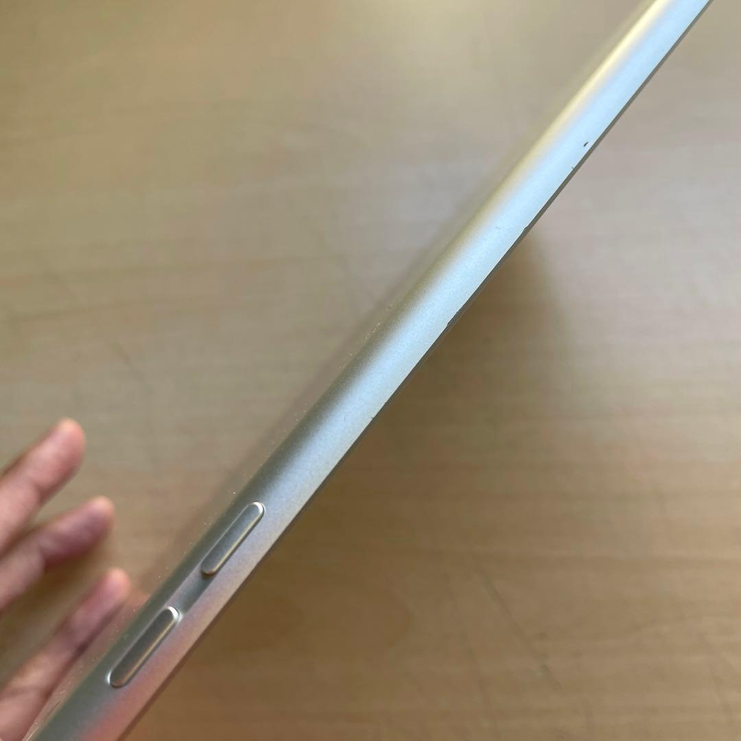 iPad 第6世代　A1893　Wi-Fiモデル　シルバー　32GB 美品　#8