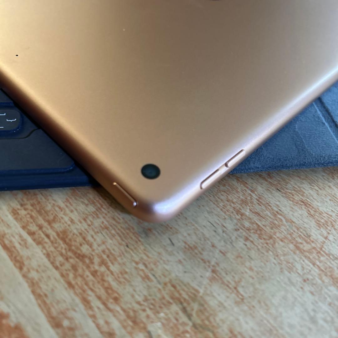 iPad 第7世代 128GB ゴールド Wi-Fi 純正スマートキーボード