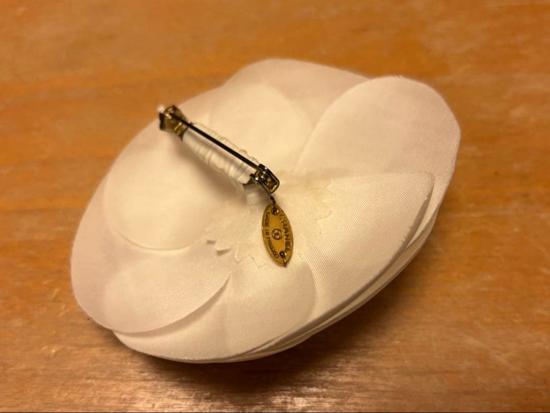 CHANEL シャネル カメリア コサージュ ブローチ 白