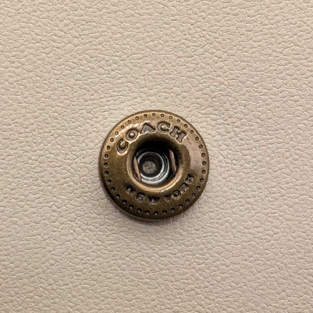 ＜未使用品＞ COACH コーチ 名刺入れ カードケース 小物 アイボリー