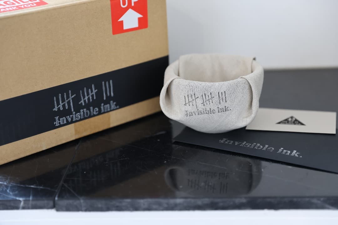 Invisible ink MUD N DUST △ FRAGILES 1