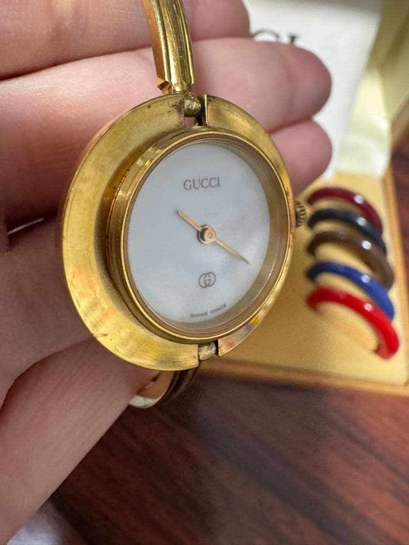 GUCCI チェンジカラー時計