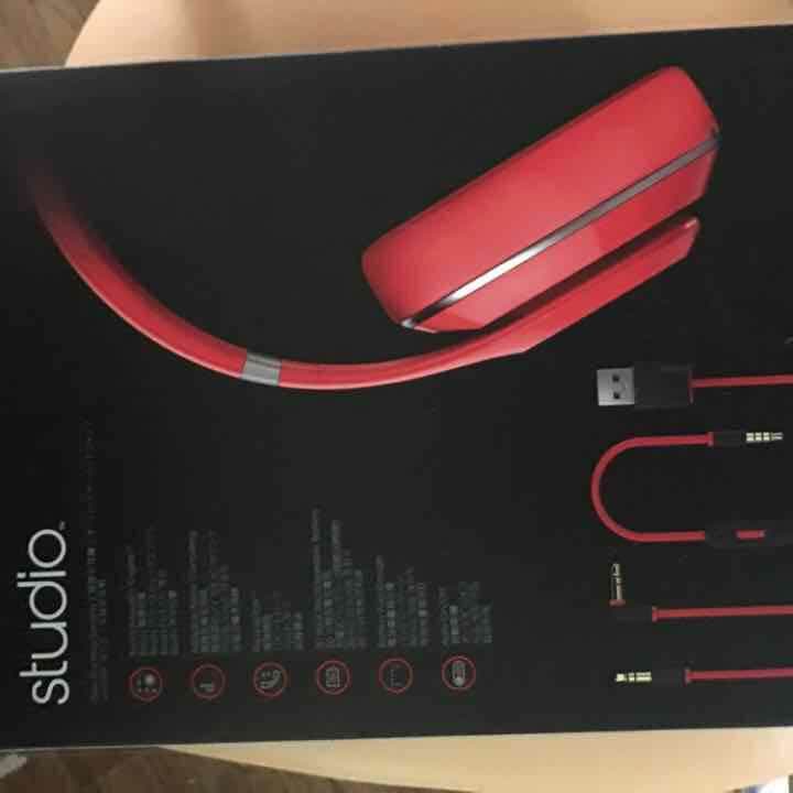Beats studio ヘッドホンRED