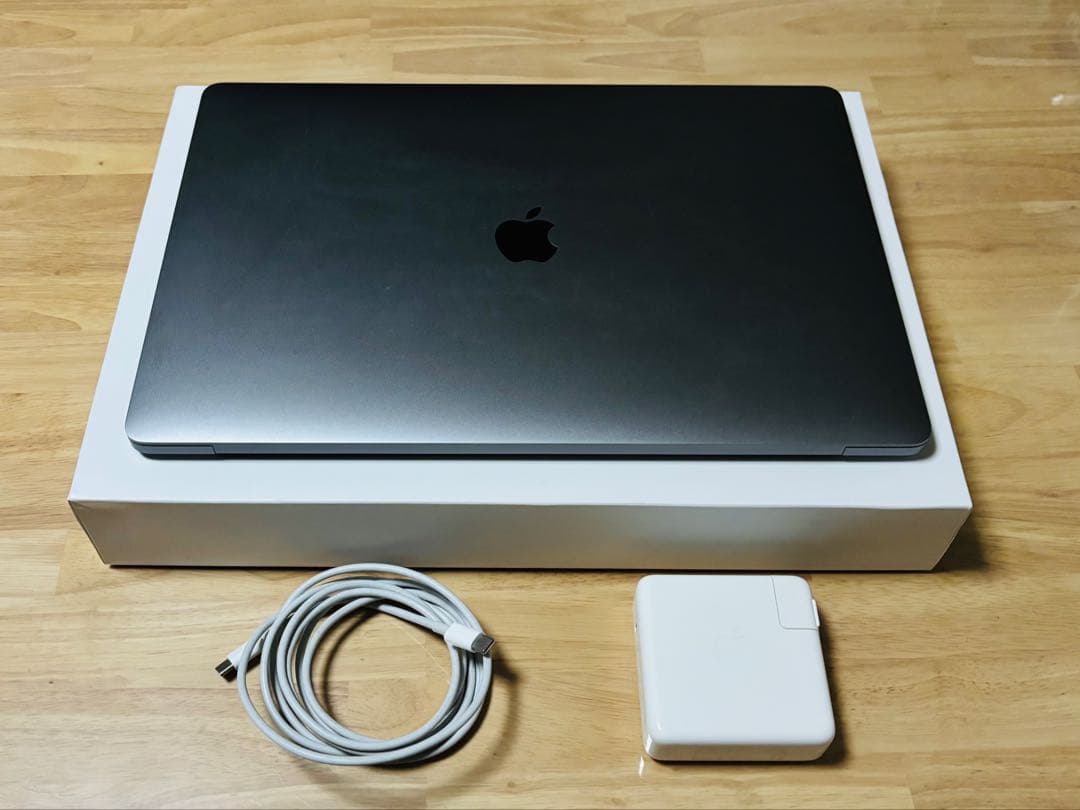 MacBookpro 2019 16インチ 16GB core i7 512GB