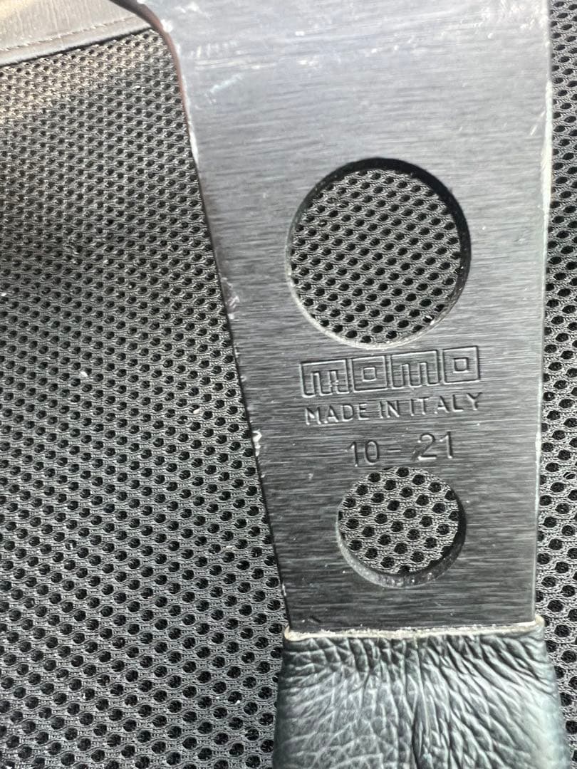 正規品　momo ステアリング　35パイ　ディープコーン