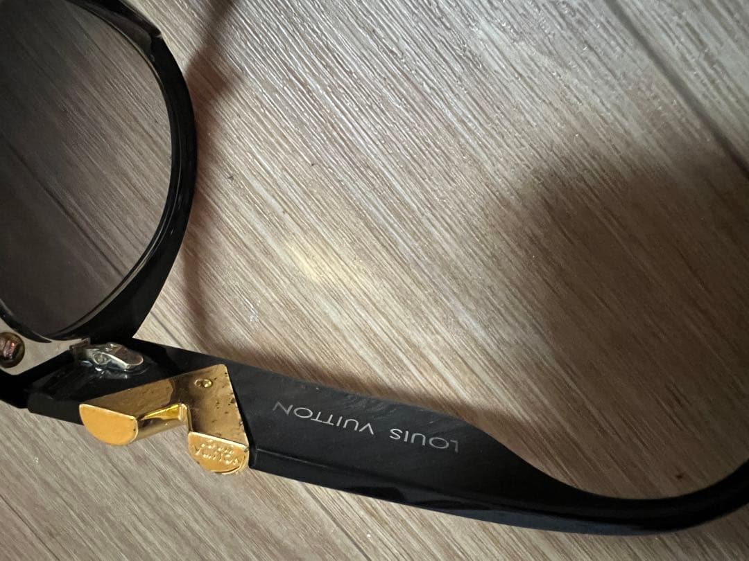 S*m様 LOUIS VUITTON ブラック サングラス