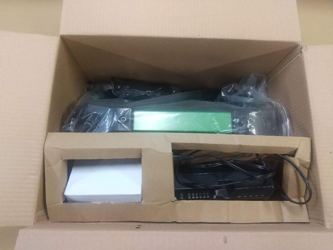 UR18DSML（LSG）コードレスラジオ付テレビ　充電器バッテリー付