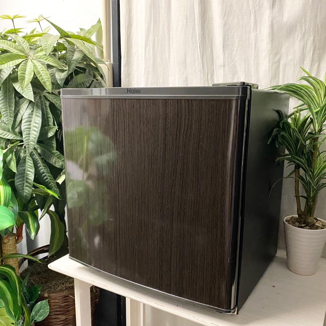 ダークな木目調がカッコいい！1ドア冷蔵庫40L