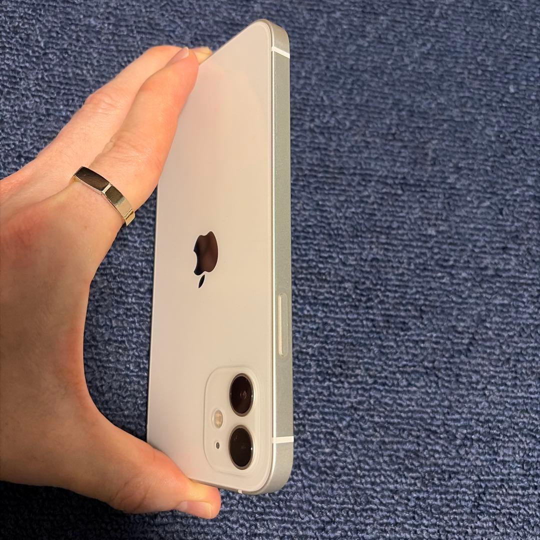 iPhone12 ホワイト 本体 64GB MagSafe対応ケース付き