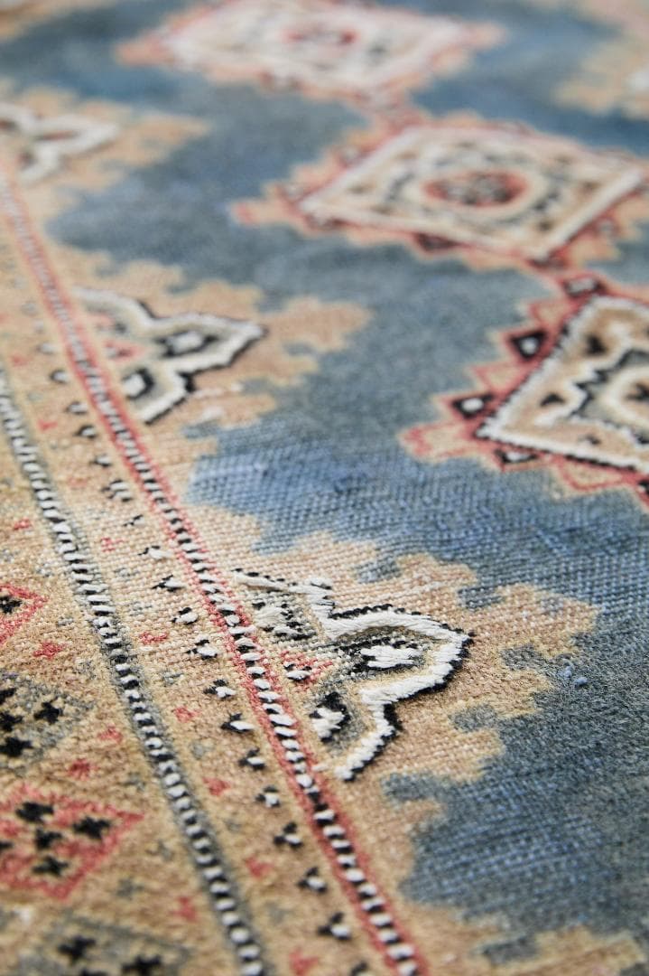 ヴィンテージラグ　トライバルラグ　パキスタン産（113×78cm）青　ベージュ