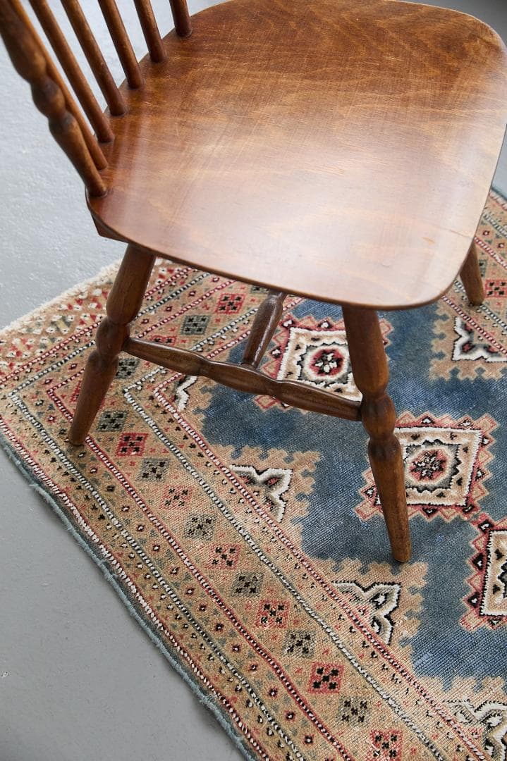 ヴィンテージラグ　トライバルラグ　パキスタン産（113×78cm）青　ベージュ