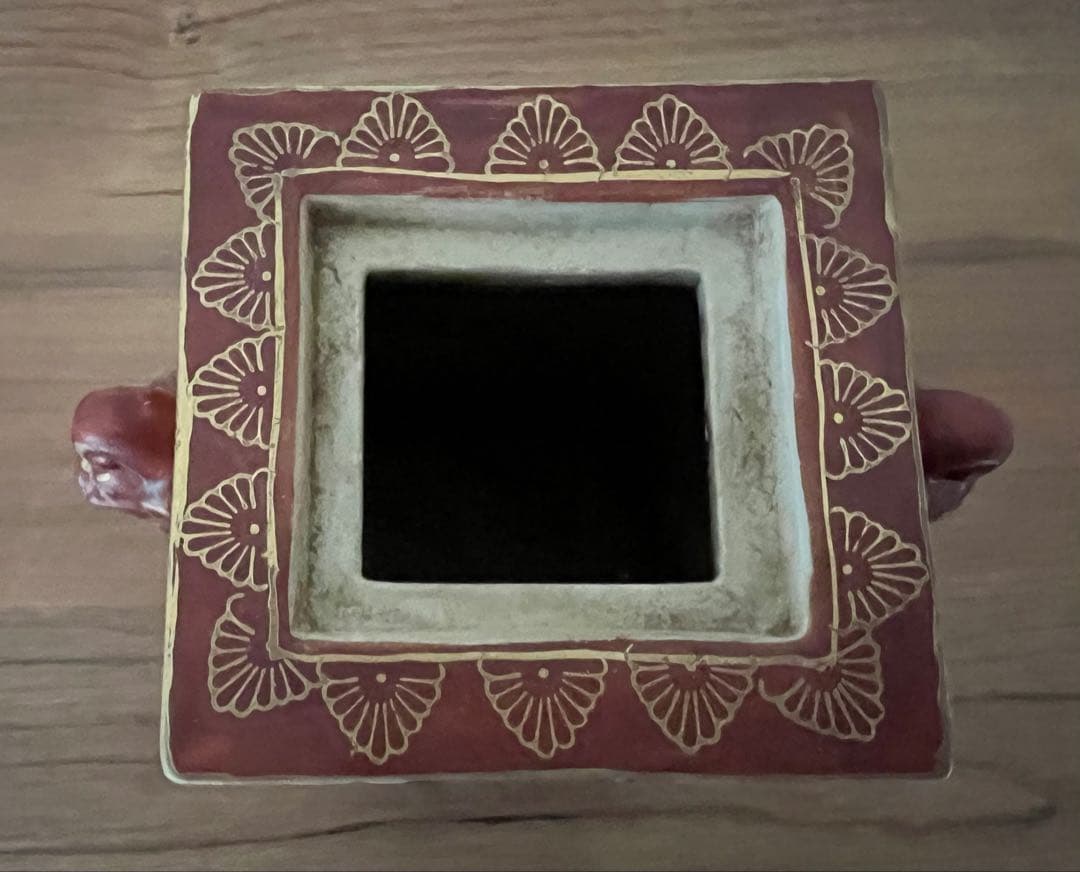 九谷焼 九谷庄三 赤絵獅子摘み角香炉 箱付き