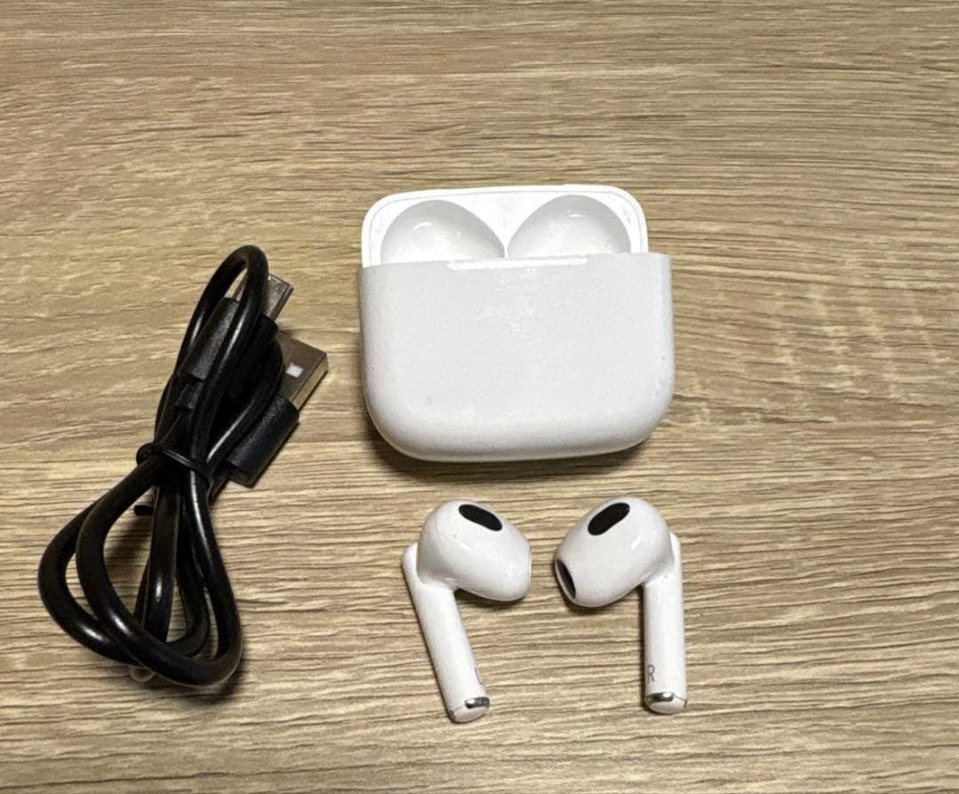 iPad本体とJBLスピーカー、イヤフォンセット