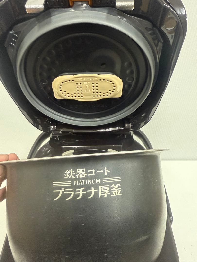 ZOJIRUSHI NP-ZH10圧力IHジャー炊飯器　2022年製
