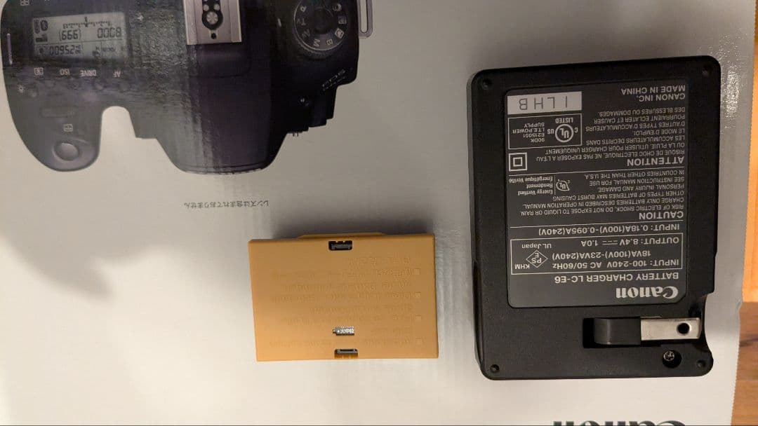 Canon EOS 90D ボディ バッテリー・チャージャー・ストラップ・説明書