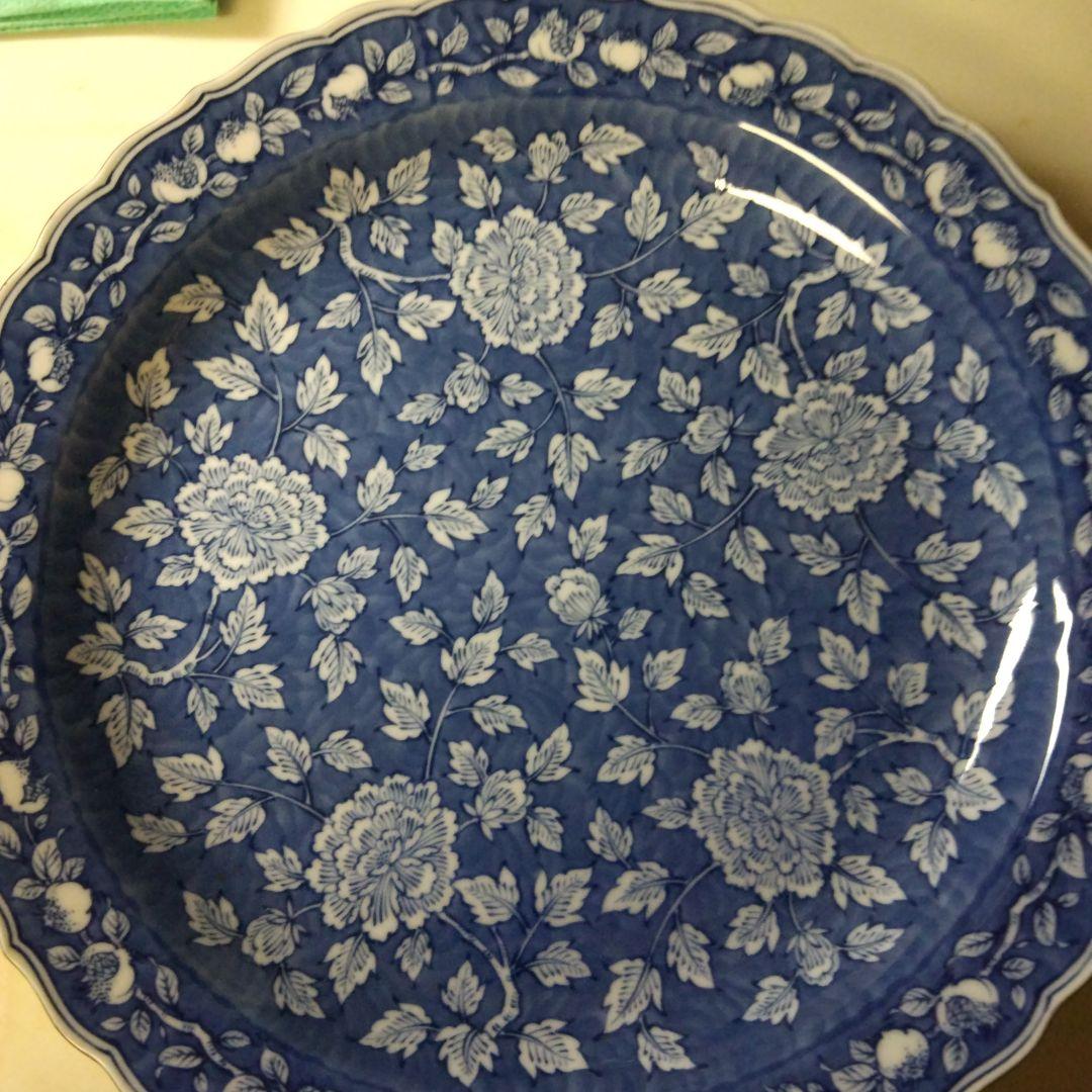 橘吉の青い花柄の陶磁器皿