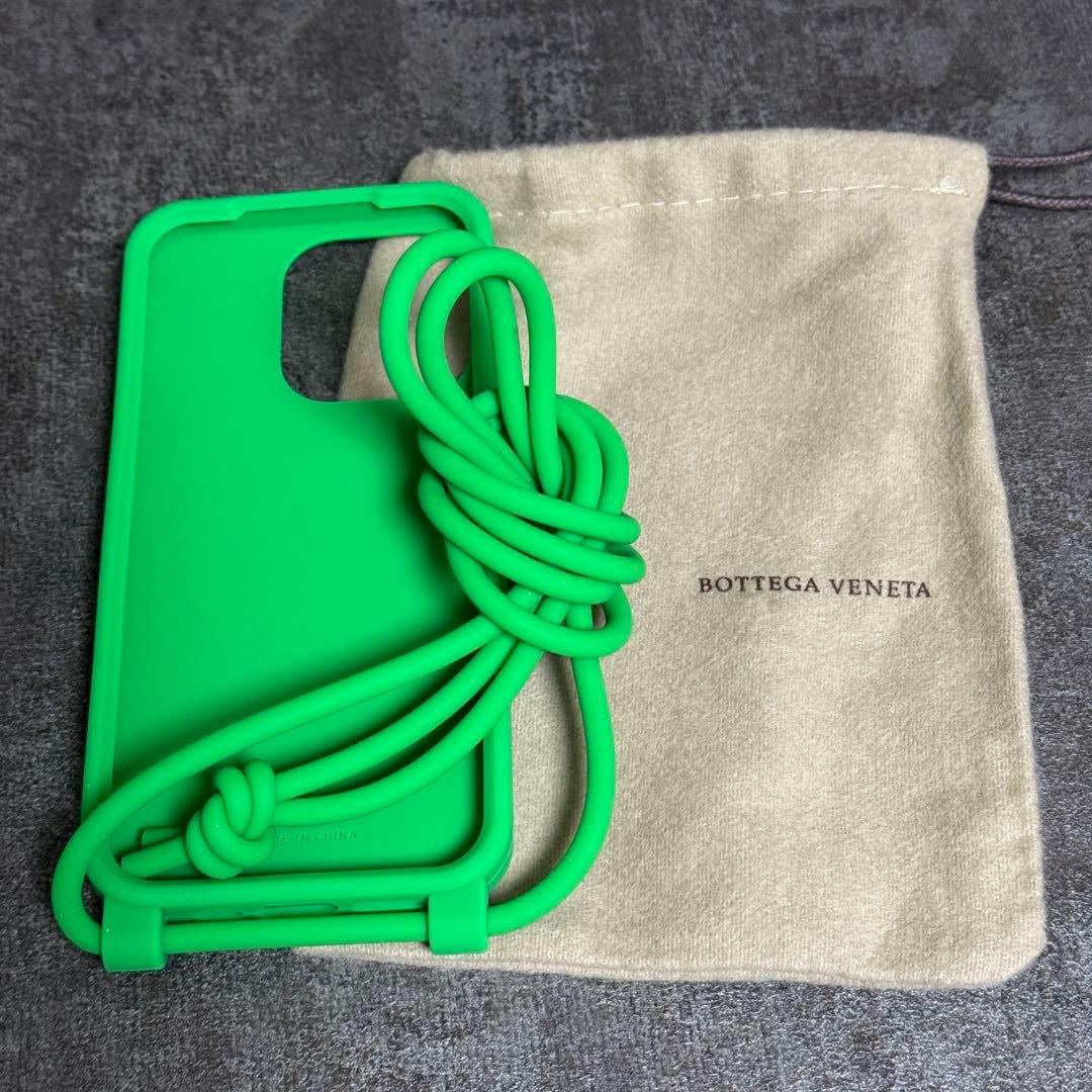 iPhone14pro ケース Bottega パラキート グリーン ストラップ