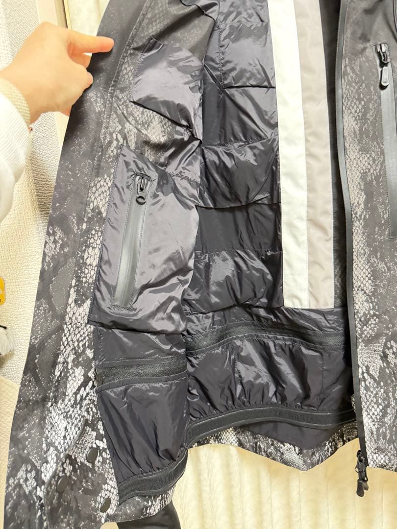 ZACHARIAH スノーボードウェア 蛇柄 ブラック　Sサイズ　男女兼用